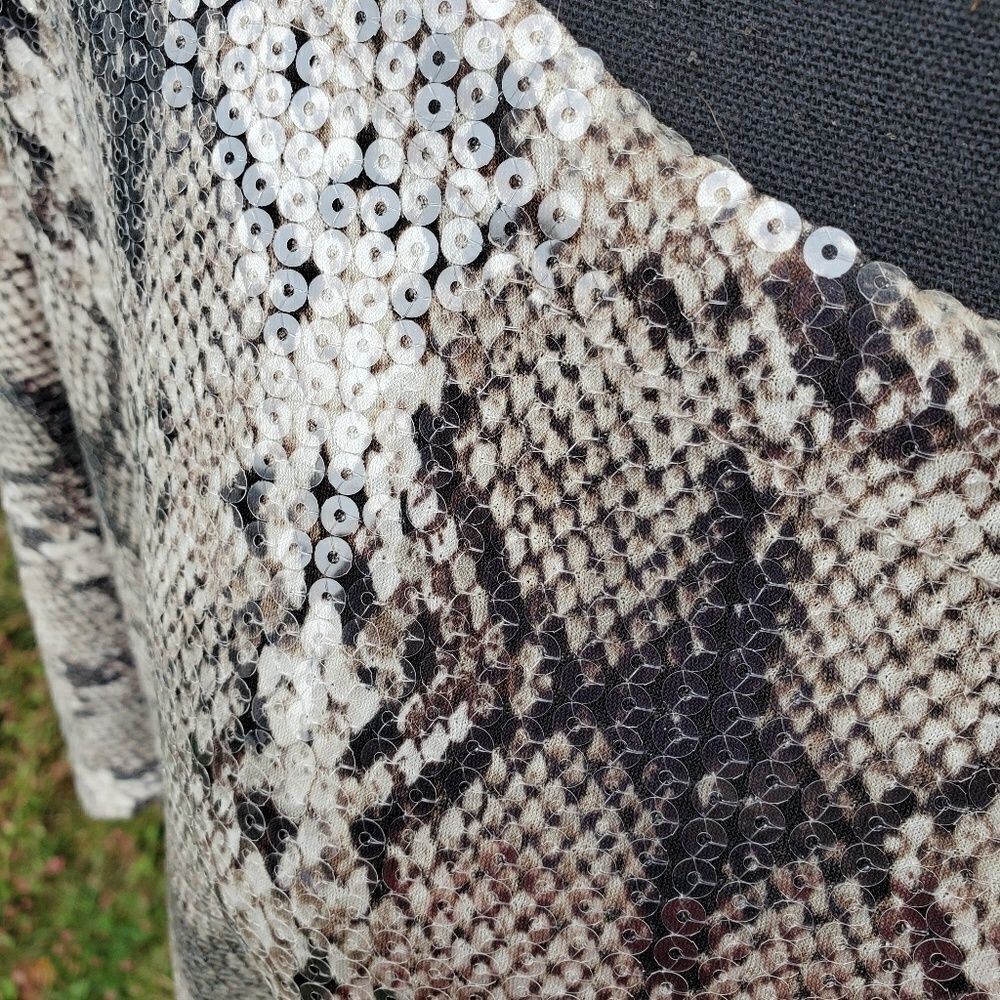 Snake Print Top - Picture 2 of 7